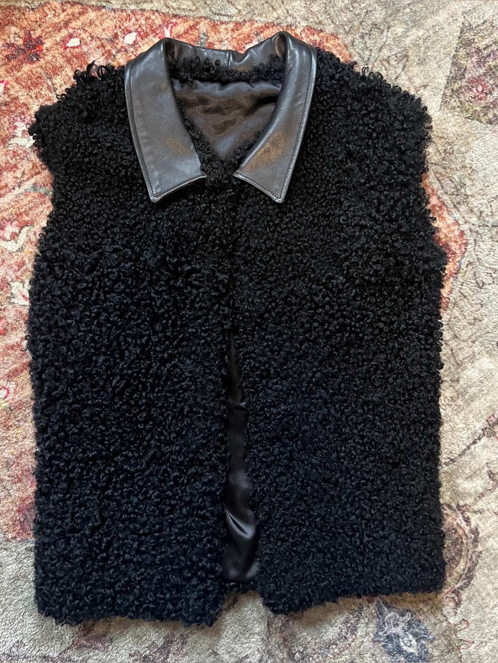 Black curly black Shearling vest with Leather collar - Women